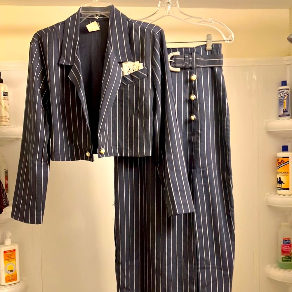 Women Pencil Skirt and a Jacket, Brand Judy Knapp California Color Gray Size 9